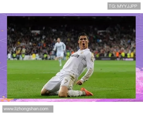 3号球服足球明星的传奇故事与场上风采解析 3号球服足球明星的传奇故事与场上风采解析