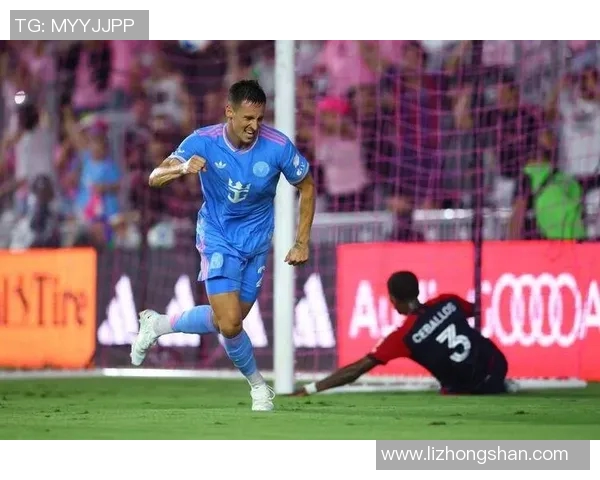 真实与虚构之间的足球明星揭秘与比较分析