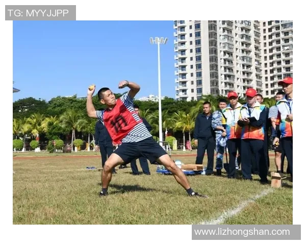 拼尽全力守护球门的足球明星们的拼搏精神与荣耀时刻 拼尽全力守护球门的足球明星们的拼搏精神与荣耀时刻