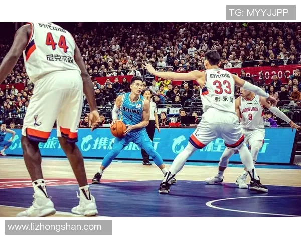 篮球对战篮球明星的精彩瞬间与背后故事揭秘